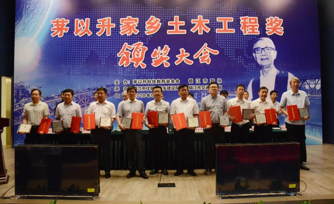 久久久精品国产亚洲成人满18免费网站