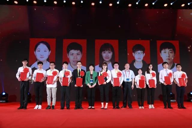 久久久精品国产亚洲成人满18免费网站