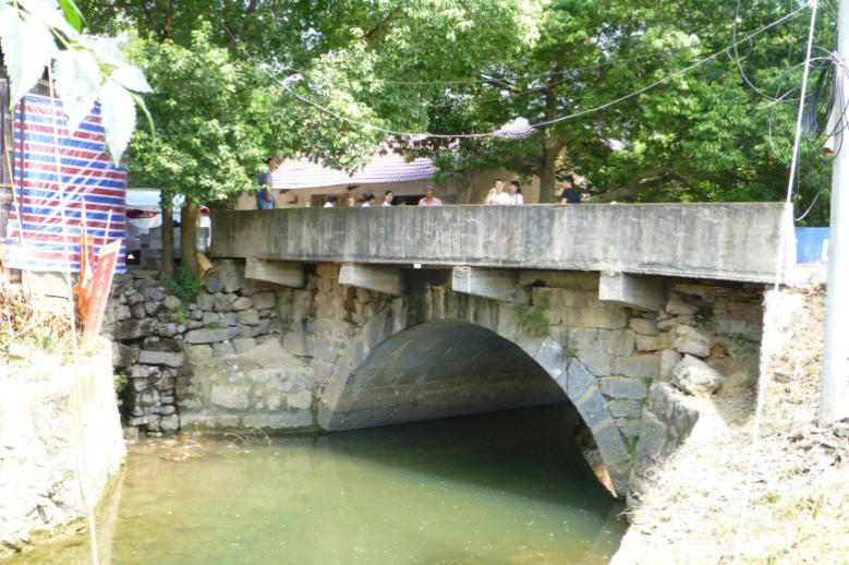 久久久精品国产亚洲成人满18免费网站