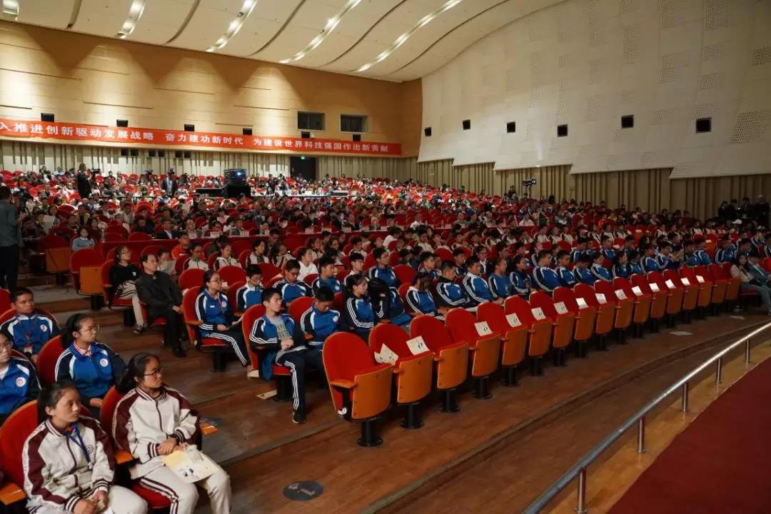 久久久精品国产亚洲成人满18免费网站