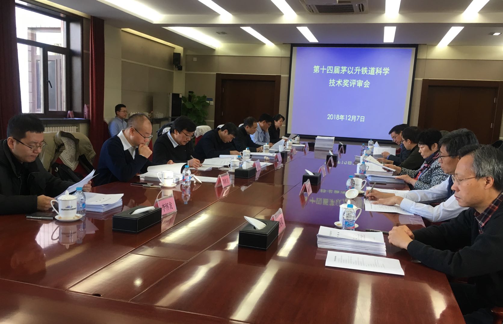 久久久精品国产亚洲成人满18免费网站