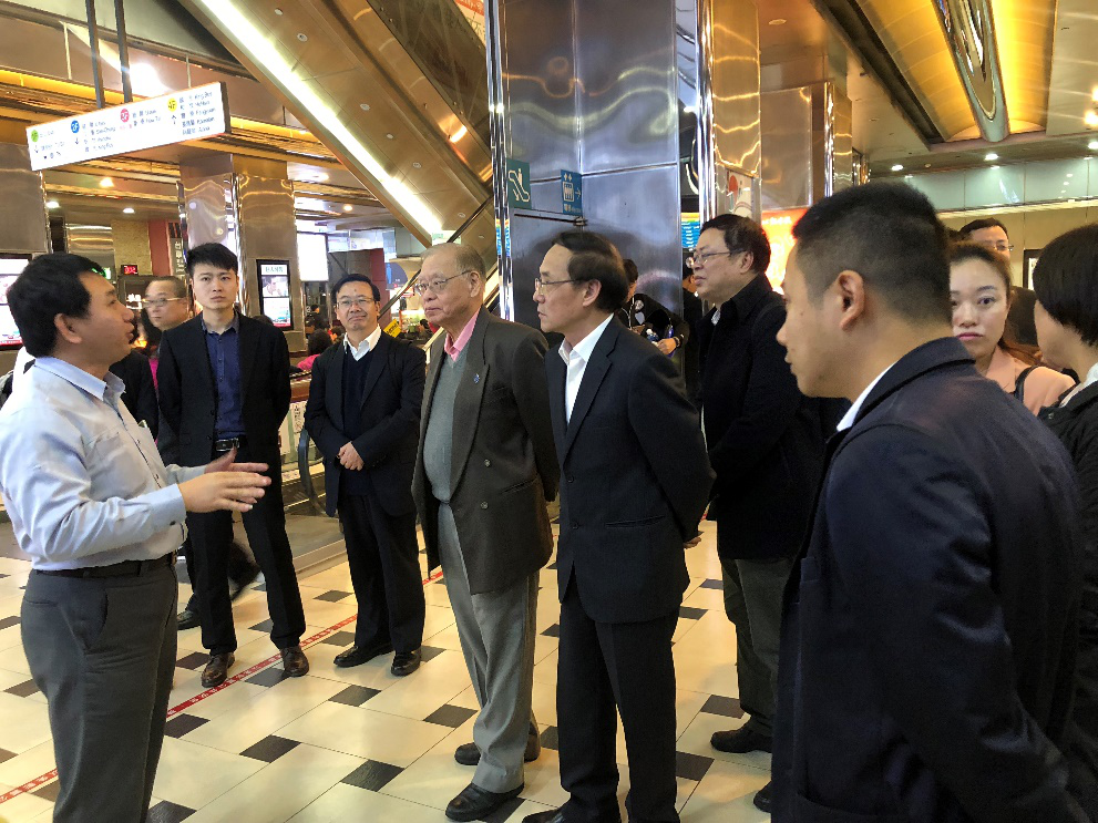 久久久精品国产亚洲成人满18免费网站